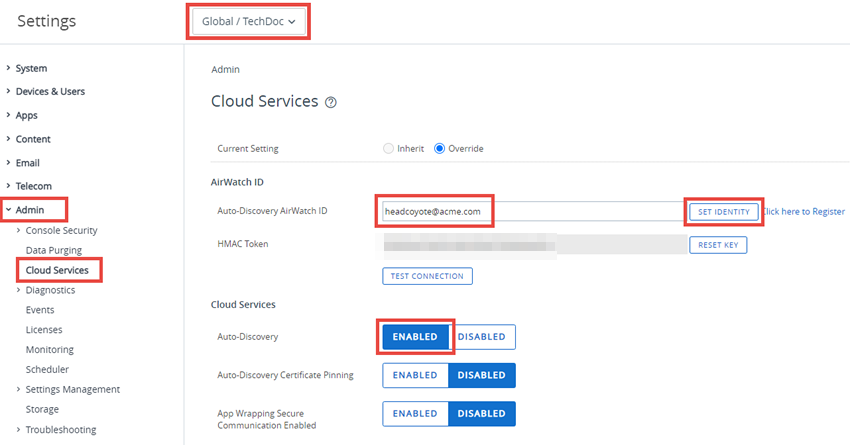 Dette skærmbillede viser systemindstillinger for Administration af Cloud-tjenester, hvor du kan konfigurere tilmelding med auto-registrering.