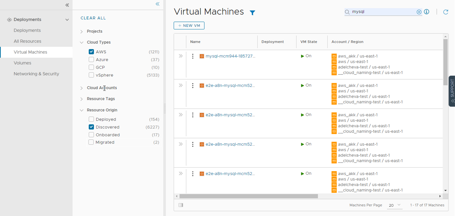 Screenshot der Seite „Virtuelle Maschine“ mit dem Filter „AWS“ und „Erkannt“ und der angewendeten mysql-Suche.