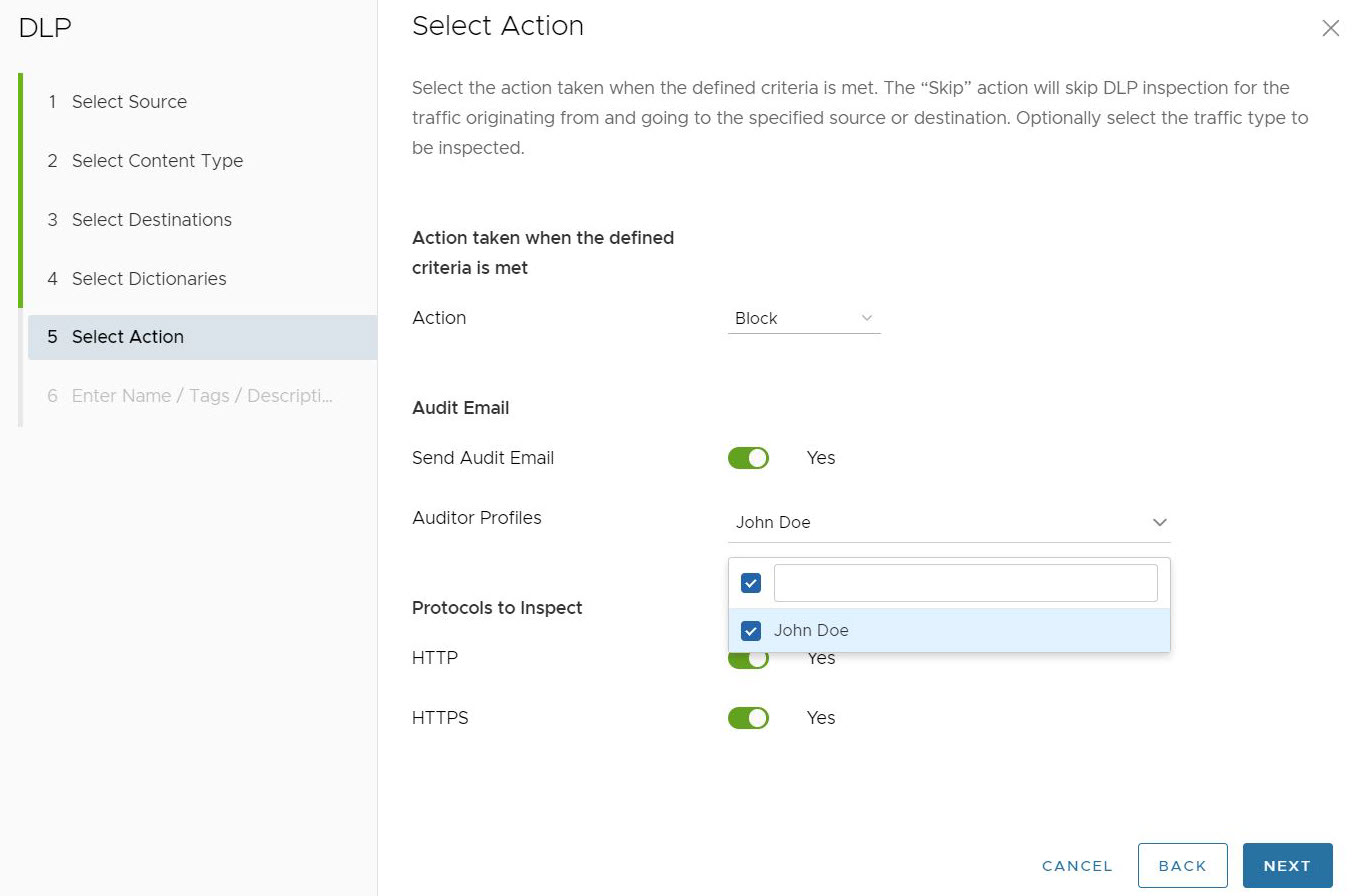 La pantalla muestra el usuario alternando la opción Enviar correo electrónico de auditoría (Send Audit Email) y configurando un perfil de auditor.