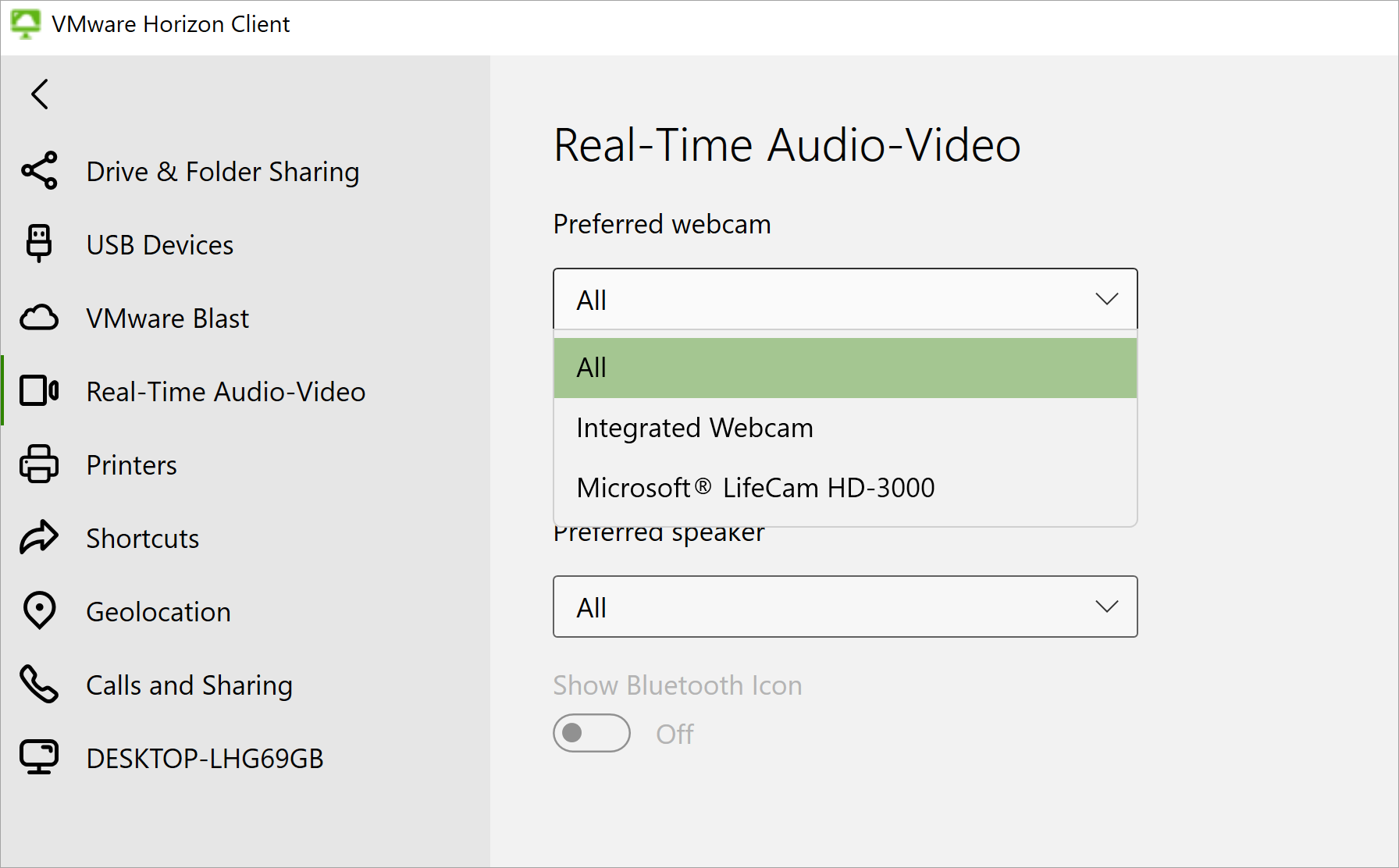 La configuración de Audio/vídeo en tiempo real muestra un menú desplegable con dos cámaras web compatibles.