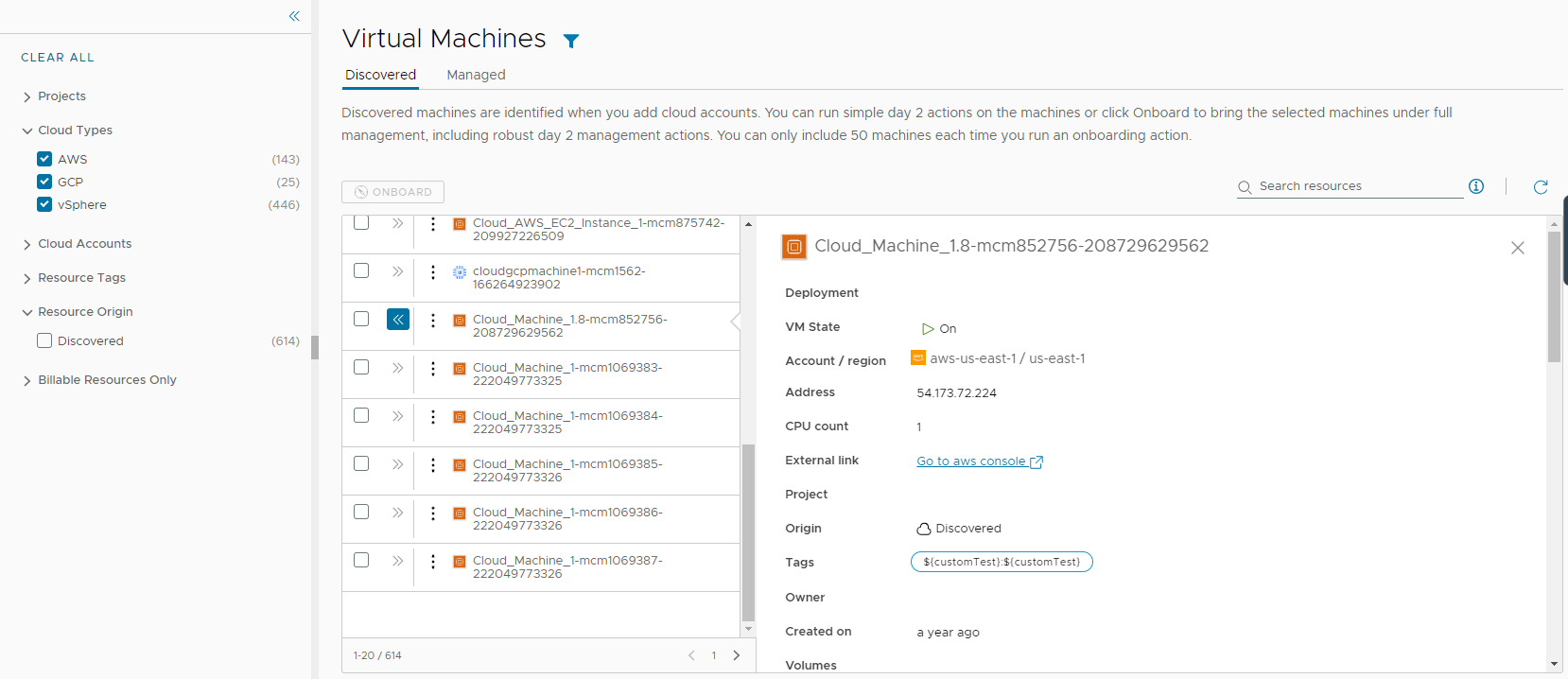 Capture d'écran d'une page de ressources dans laquelle le volet Détails montre les informations collectées sur la machine sélectionnée.