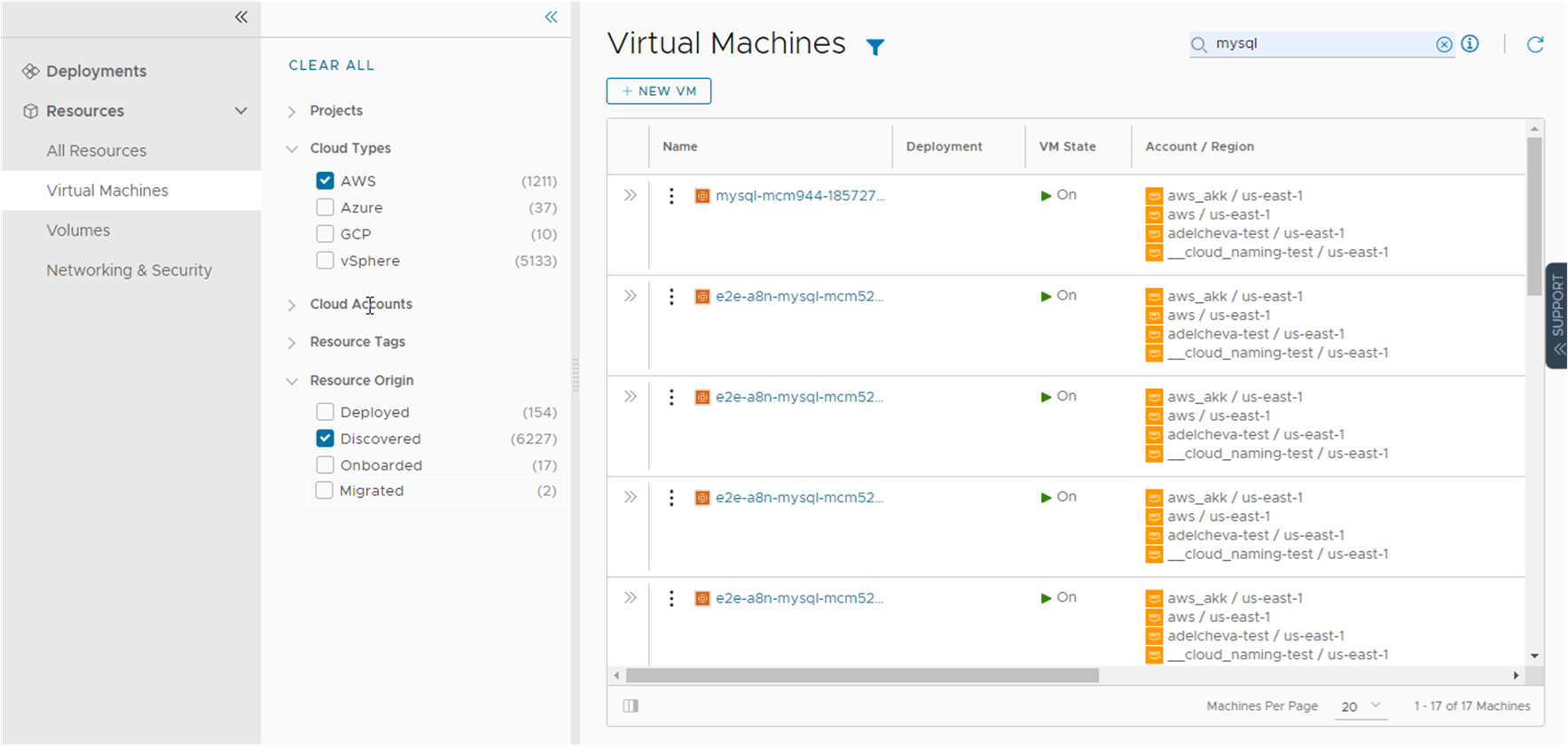 Schermata della pagina della macchina virtuale con il filtro AWS e Rilevata e la ricerca mysql applicata.