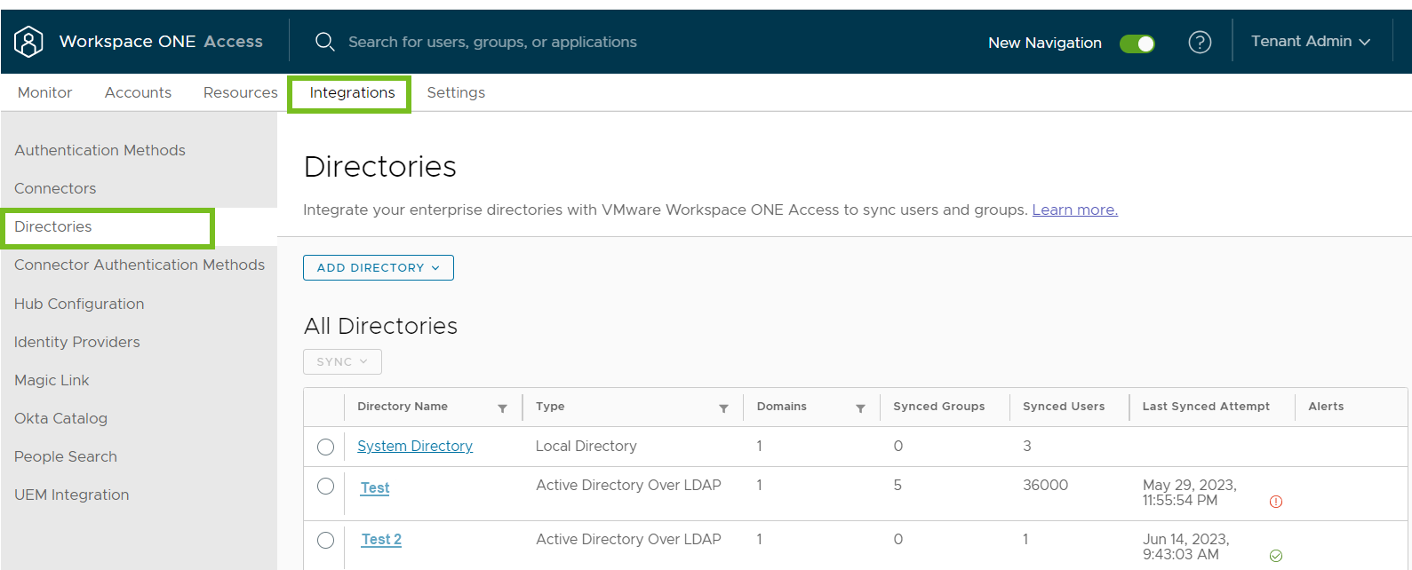 Er worden drie directory's weergegeven: een systeemdirectory en twee gesynchroniseerde directory's van het type AD via LDAP.