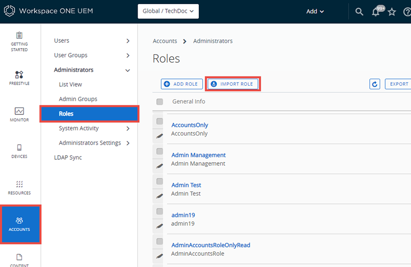 Deze schermafbeelding toont de pagina Accounts, Beheerdersrollen met de gemarkeerde knop Rol importeren.